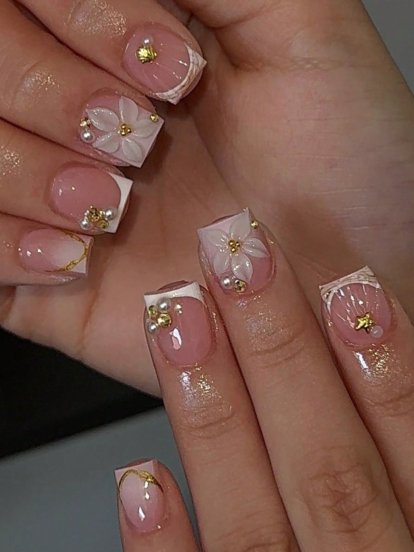 Nail Art Jelly - 24 faux ongles carrés courts blancs