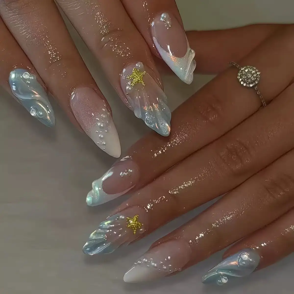 Nail Art Oval - Faux ongles français courts ovales 3D
