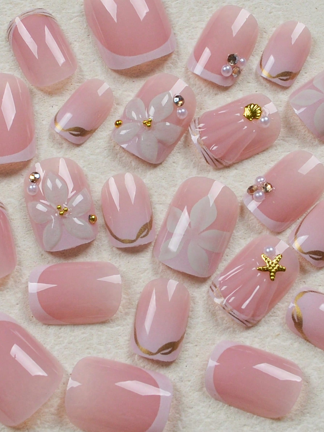 24 faux ongles carrés courts b - Nail Art Jelly avis et prix